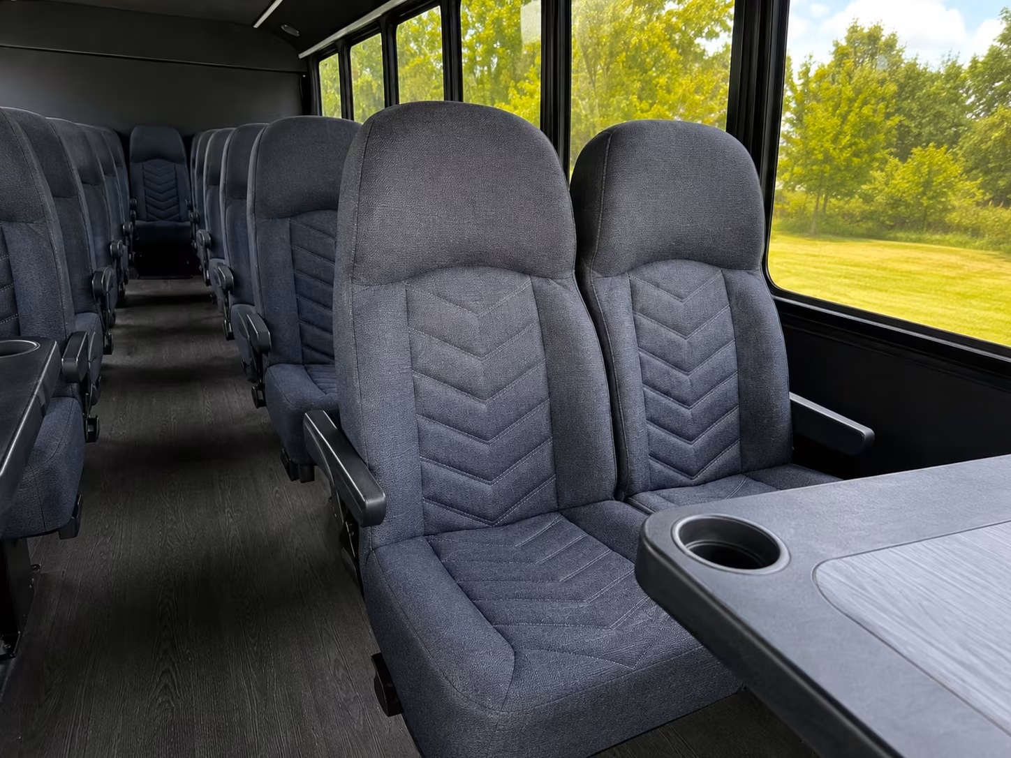 hotel to venue minibus rentals for temecula wedding guests